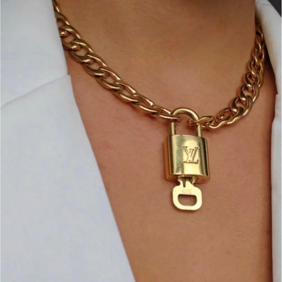 Louis Vuitton Pad Lock Chocker Necklace#318 - Picture 7 of 15